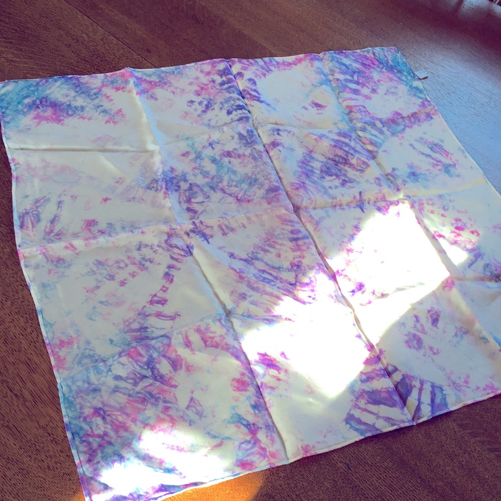Silk scarf, pink/blue tie dyed